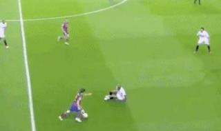 足球右边锋过人技巧 足球过人技巧(1)